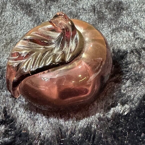 Vintage Italy Blown Glass Apple Paperweight With Leaf Design Purple - Picture 3 of 6